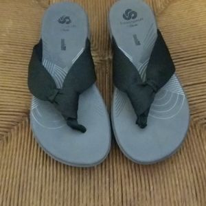 Clarks CloudSteppers, size 6